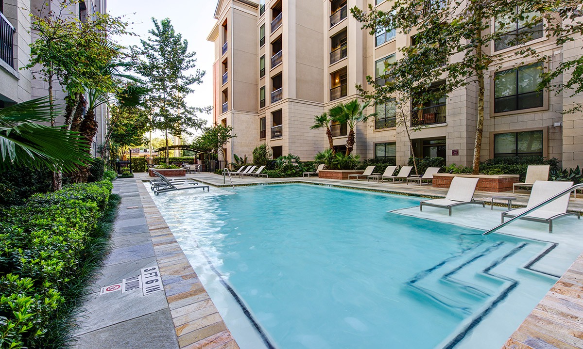 Houston Condo: 2902 West Dallas