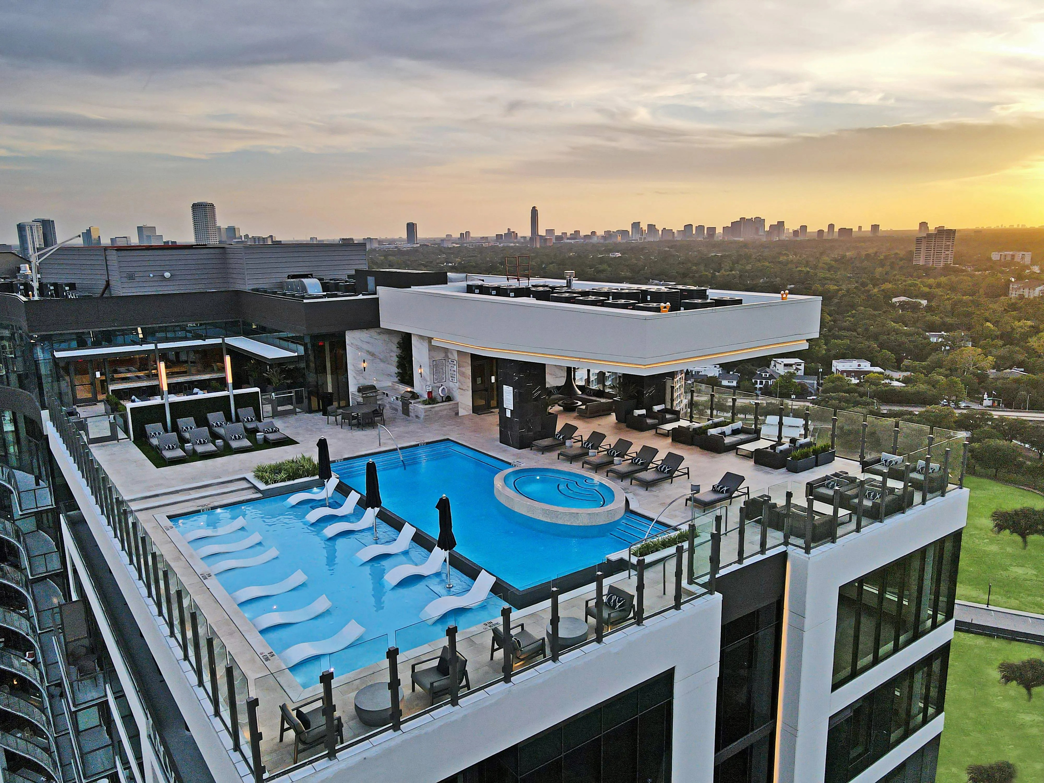 Houston Condo: 810 Buffalo Pk Dr