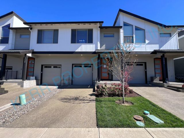 Happy Valley House: 12446 SE Water Drop Wy