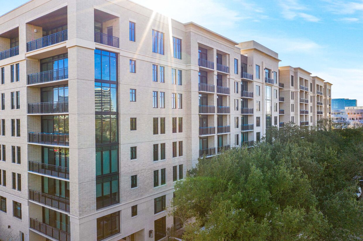 Houston Condo: 2510 Willowick Rd