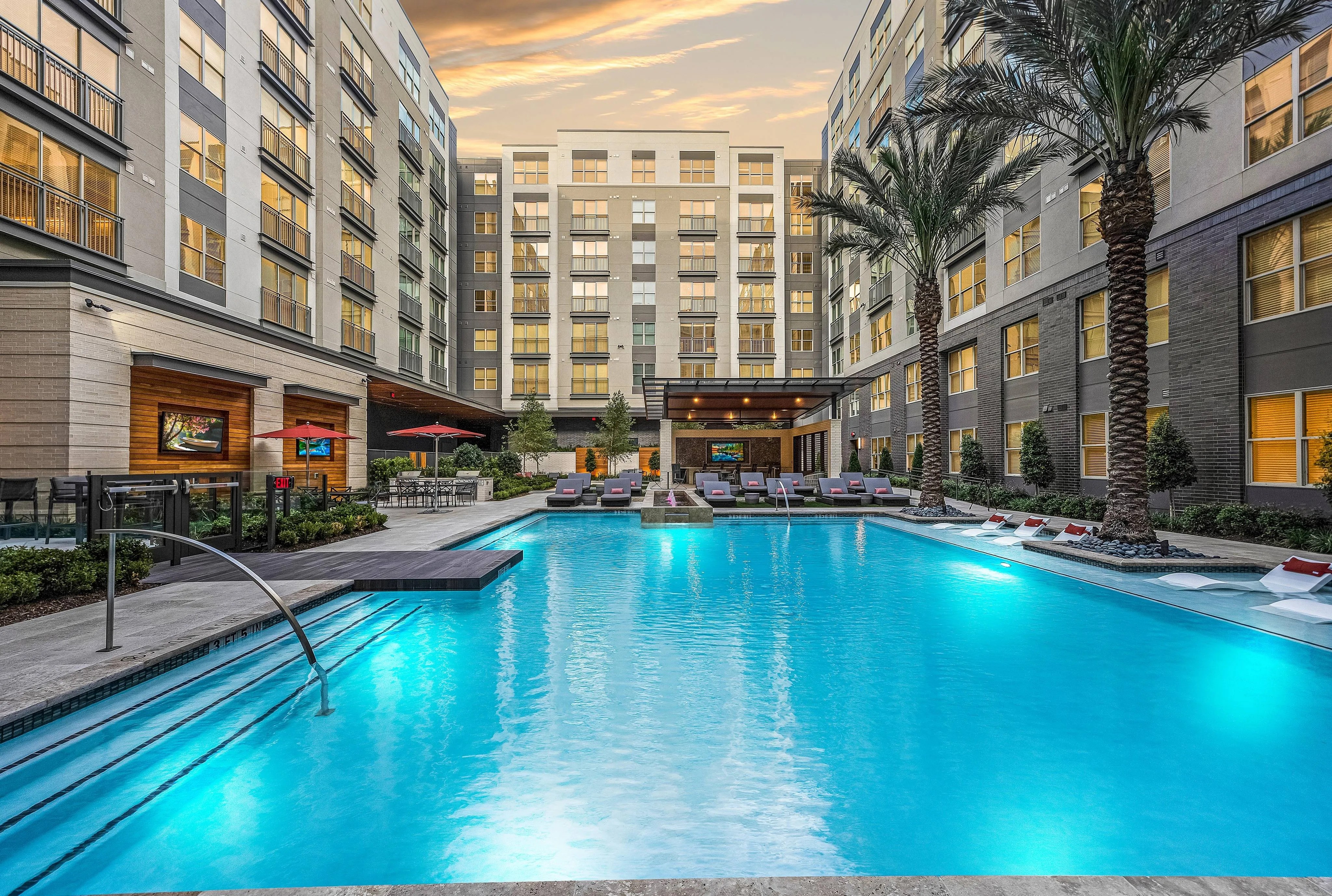 Houston Condo: 3735 Cogdell St