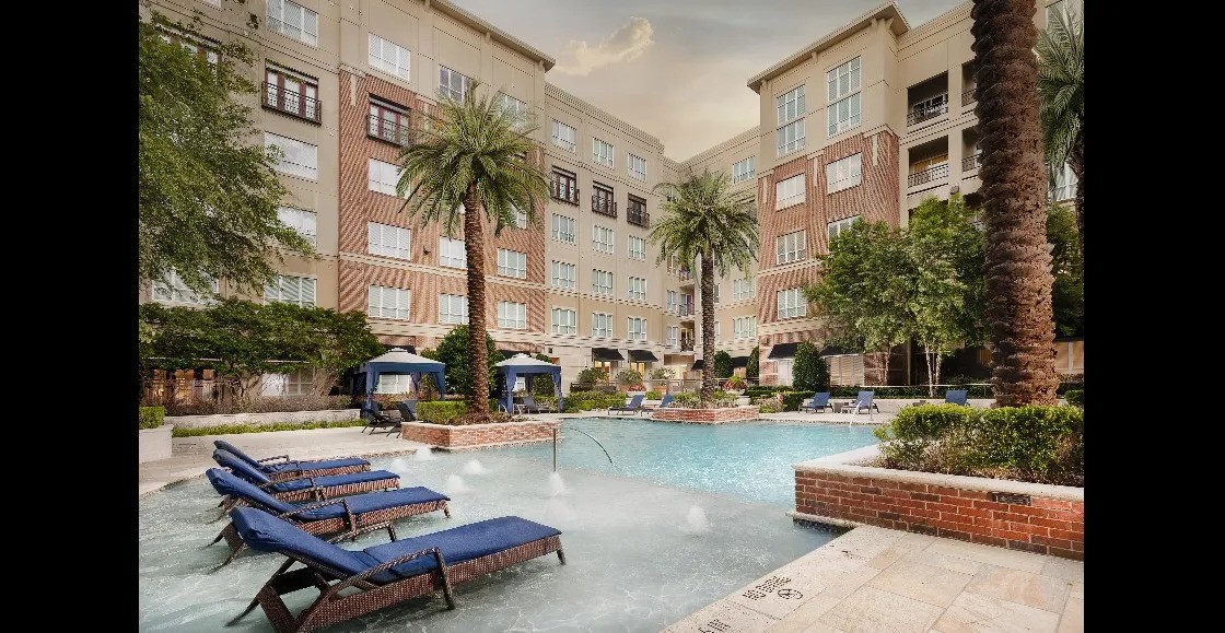 Houston Condo: 2454 Dunstan Rd