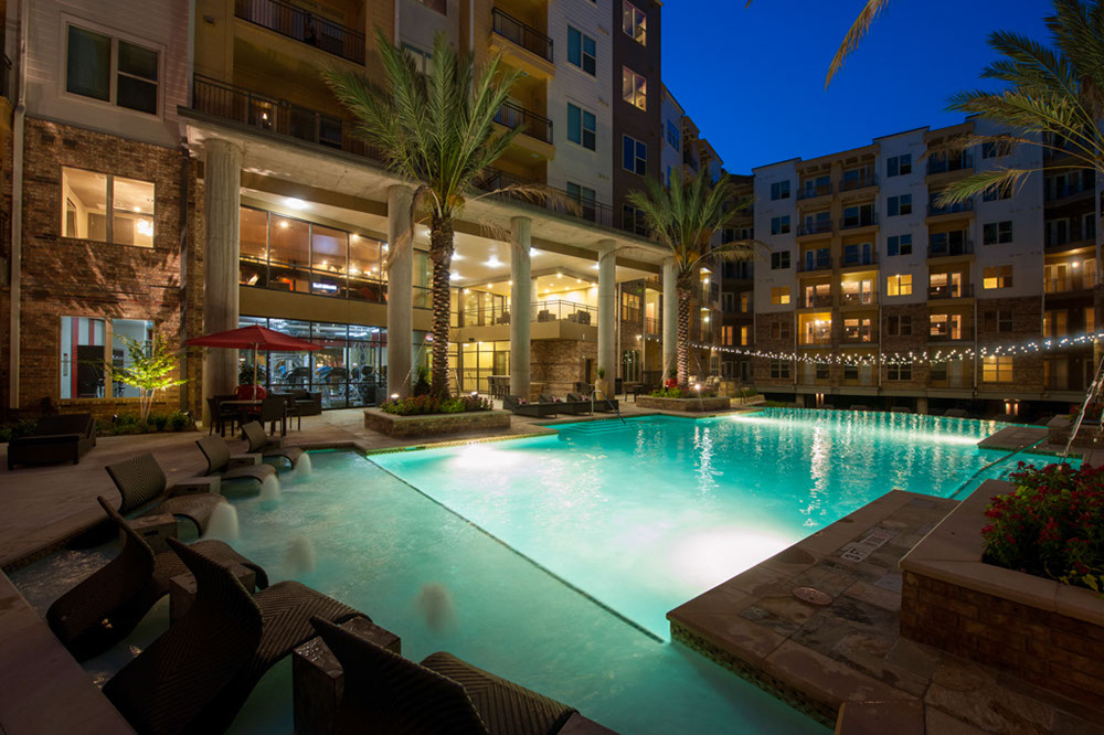 Houston Condo: 7011 Staffordshire