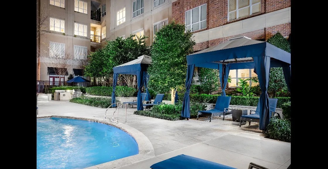 Houston Condo: 2454 Dunstan Rd