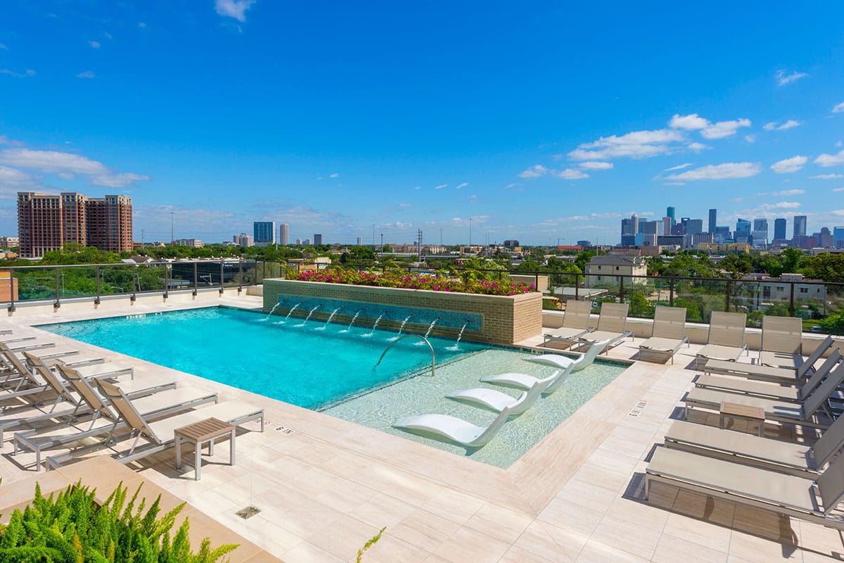 Houston Condo: 5281 Caroline St