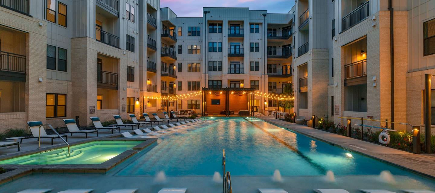 Houston Condo: 3811 Drexel Dr