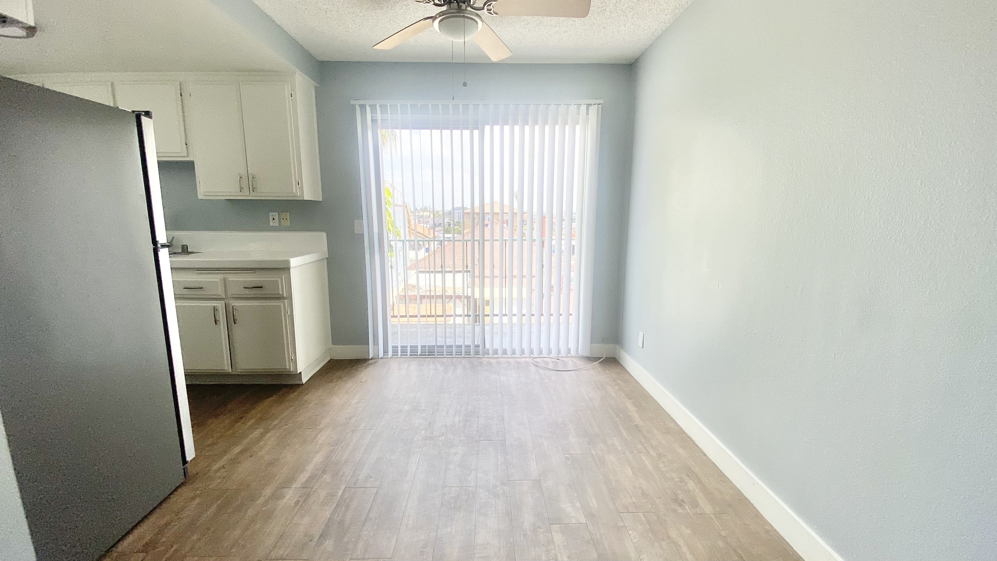 San Pedro Condo: 664 W 12th St