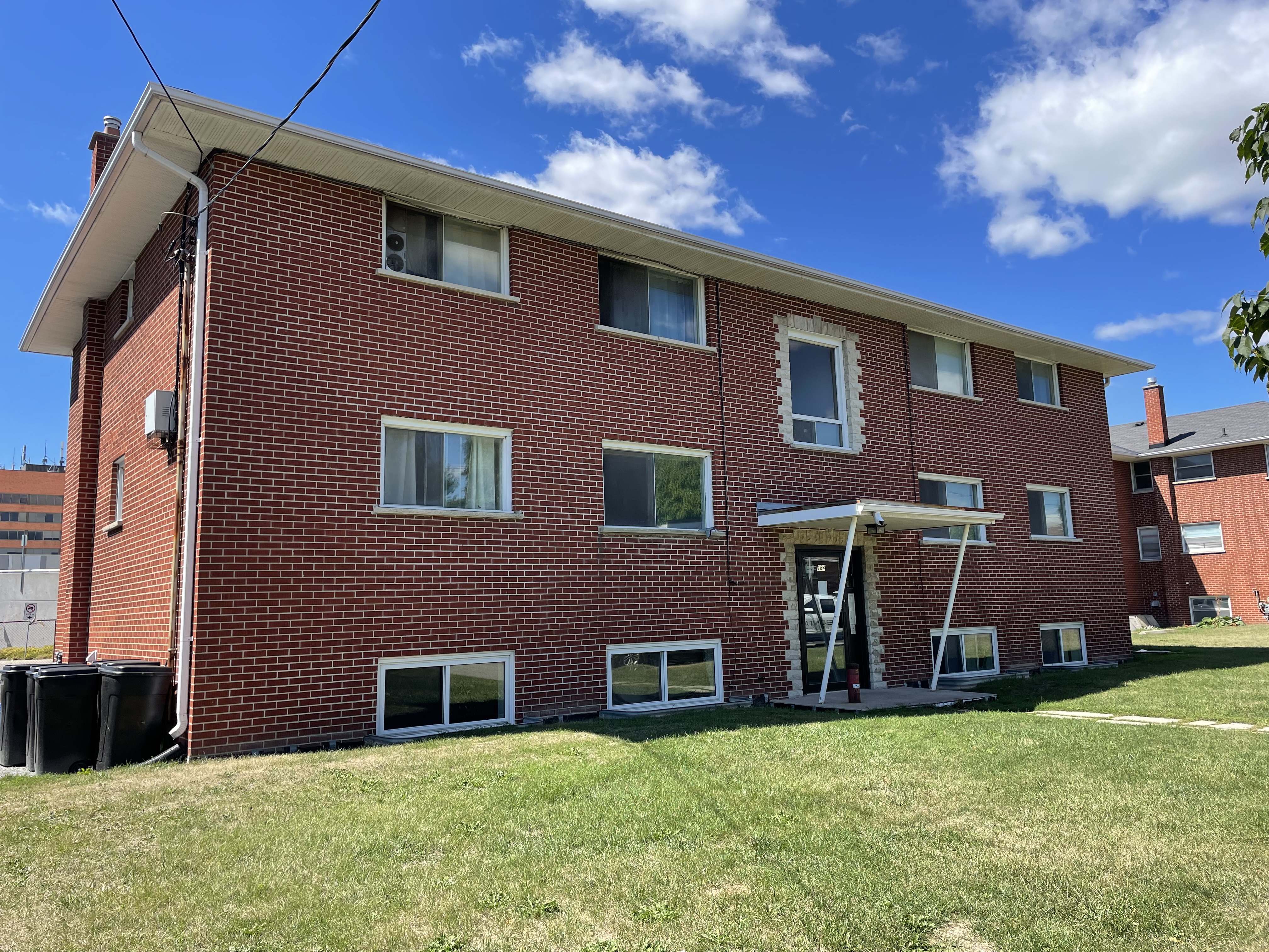 Oshawa Condo: 164 Westmount St.,