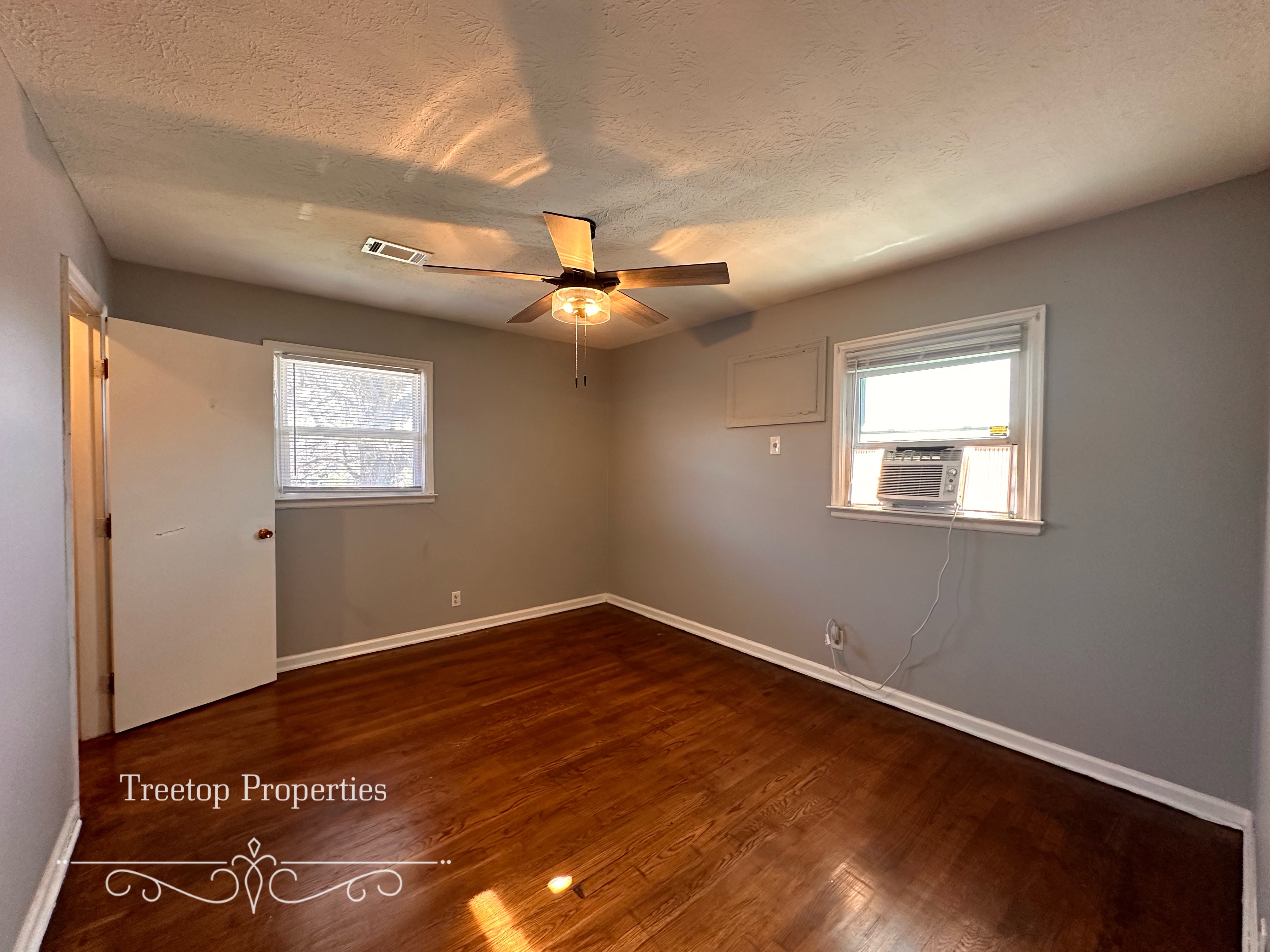 Lexington Condo: 1345 Royalty Ct