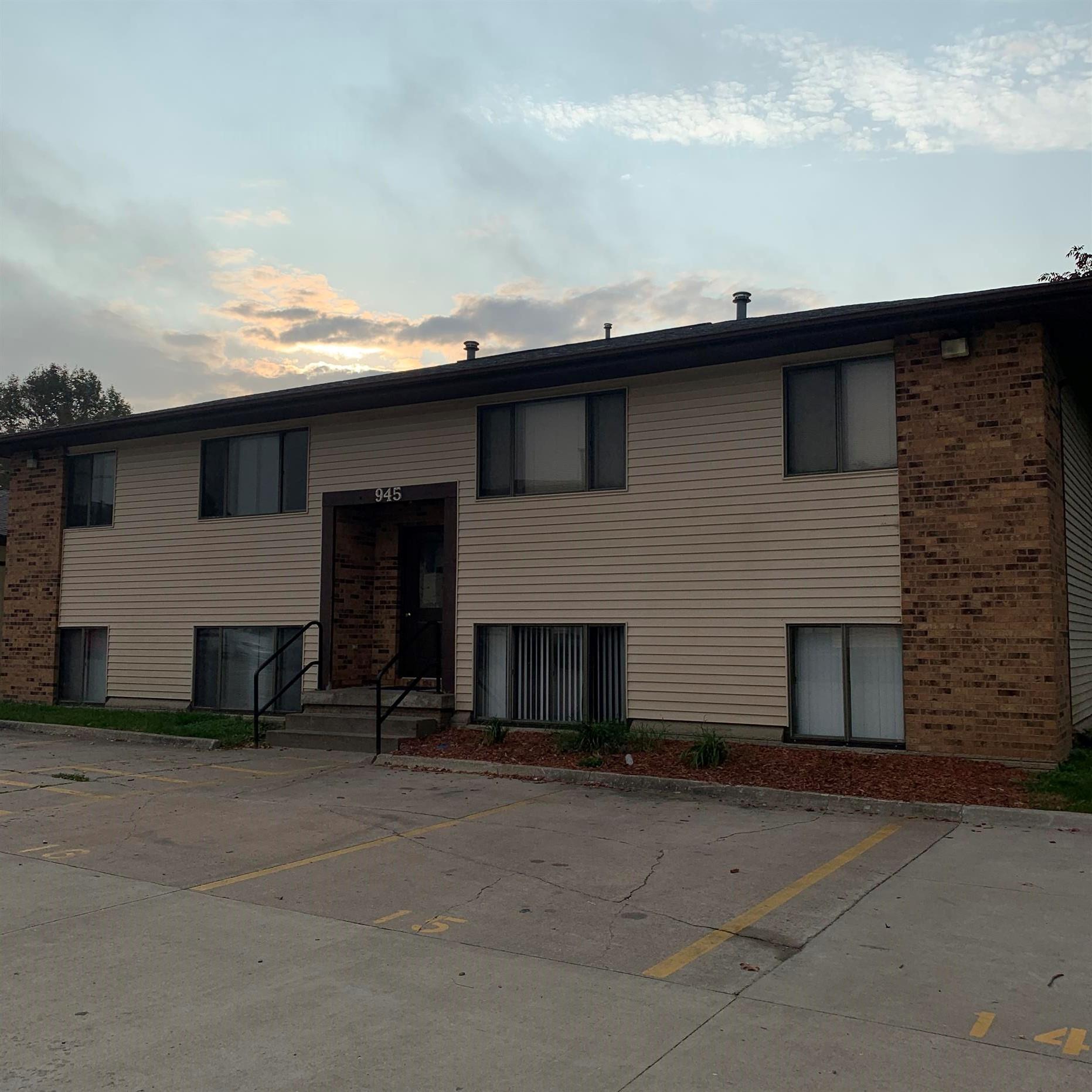 Coralville Condo: 945 Boston Way