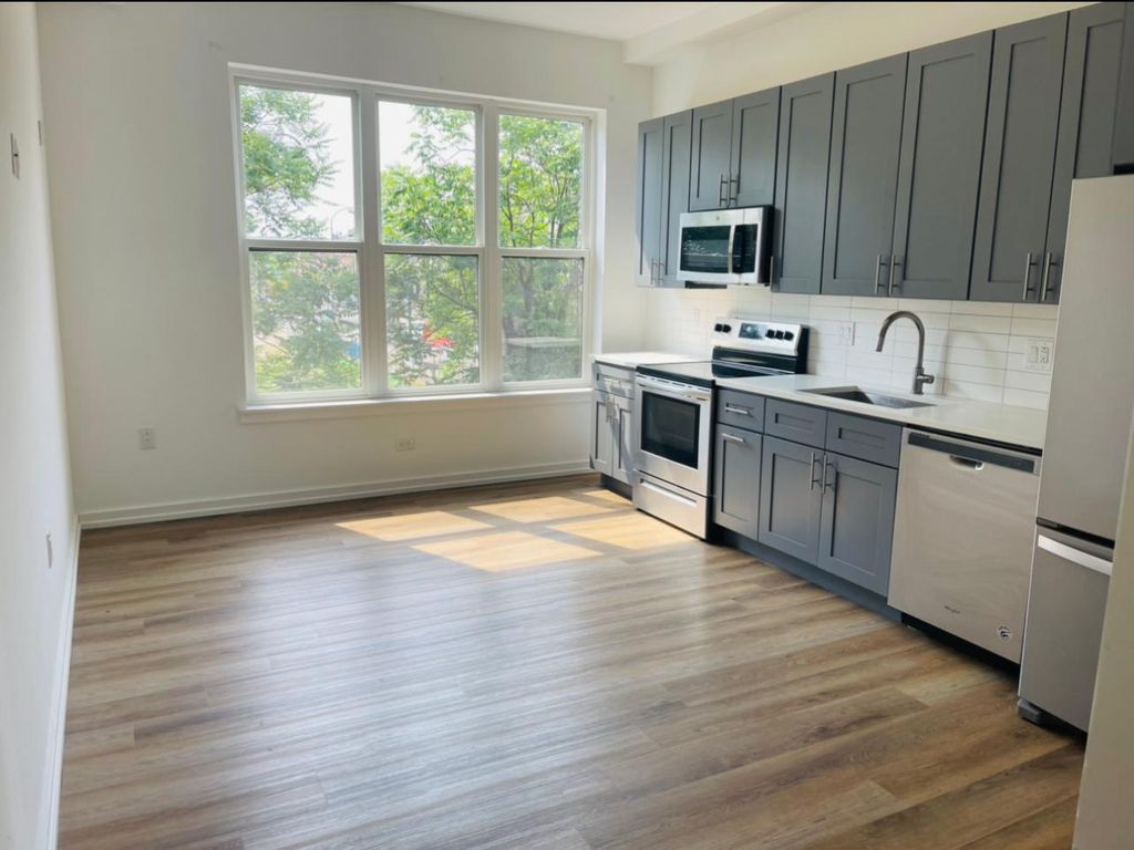 Grandville Condo: 2939 Wilson Ave SW