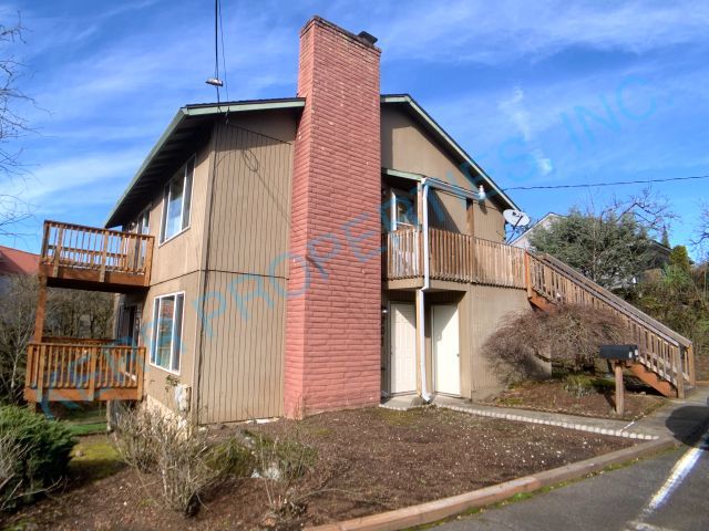 Oregon City Condo: 203 S. High St.