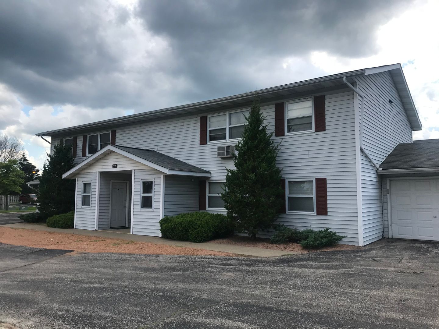 Tomah Apartment: 209 E Veterans St