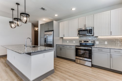 Austin Condo: 4325 S Congress Ave