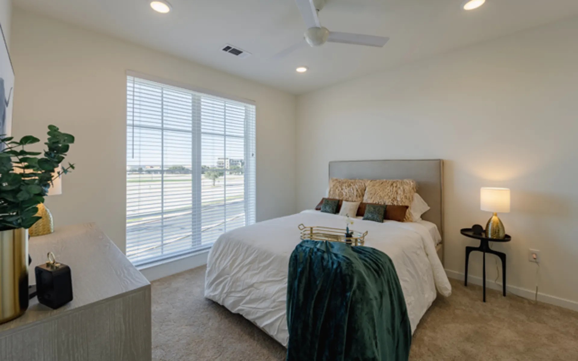 Austin Condo: 415 E Highland Mall Blvd