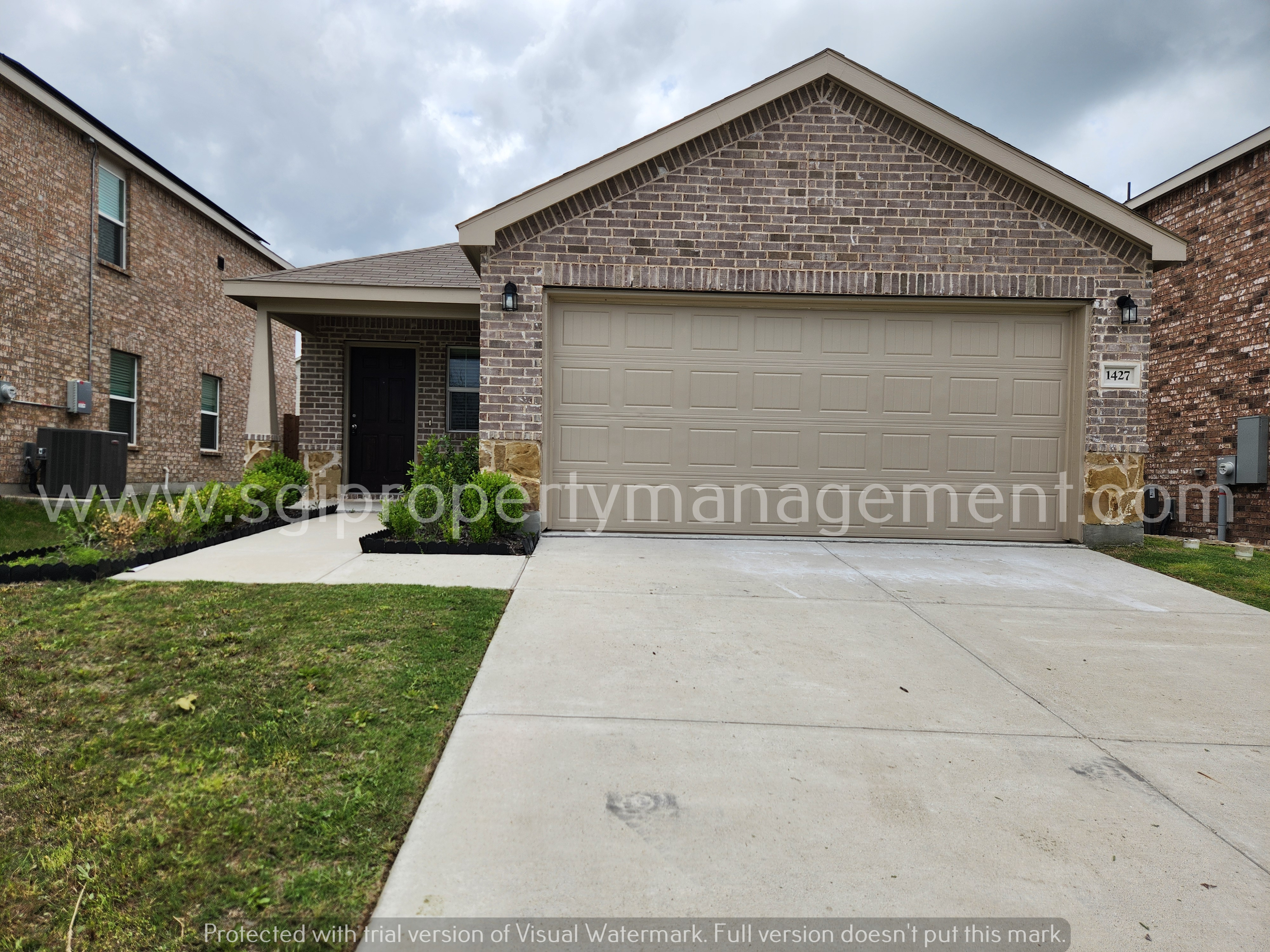 Forney House: 1427 Ganado Dr