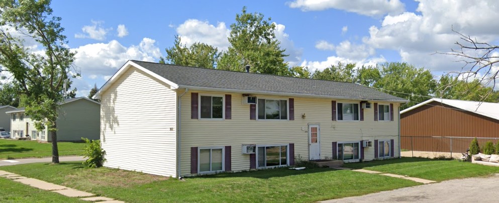 Hiawatha Condo: 300 Pirie Dr