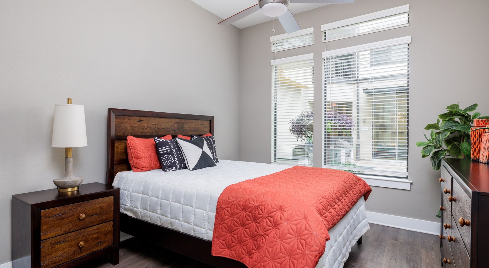 Austin Condo: 5351 Burnet Rd