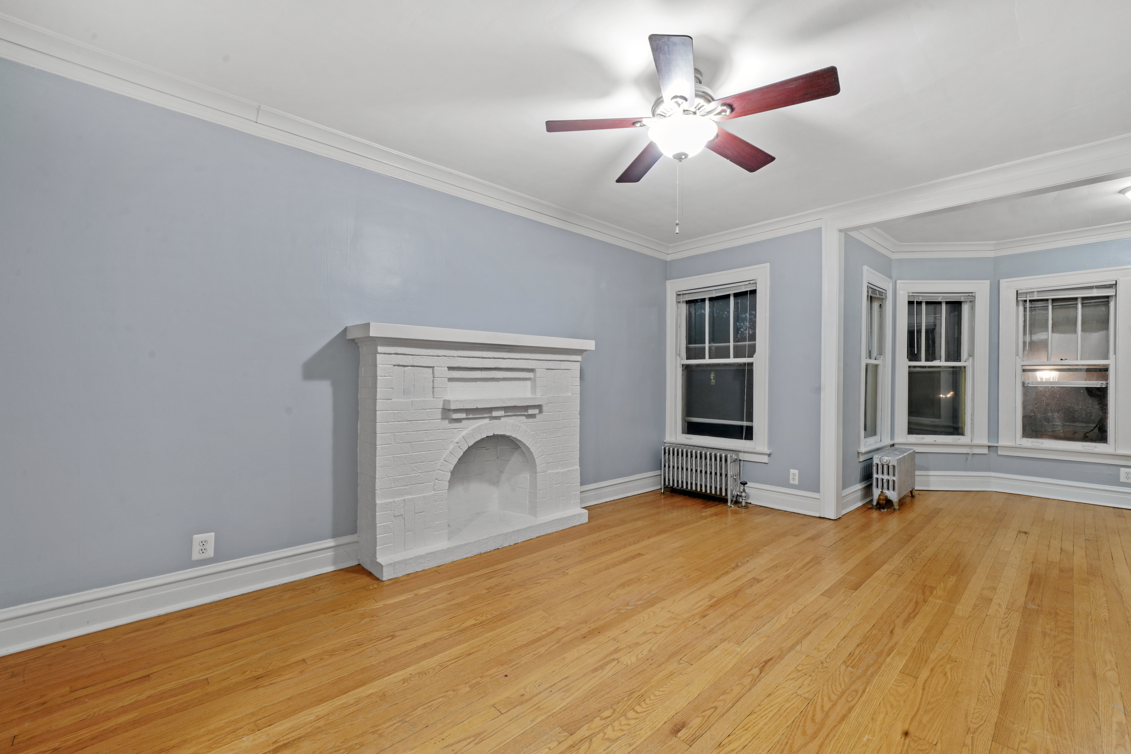 Oak Park Condo: 304 S Kenilworth Ave