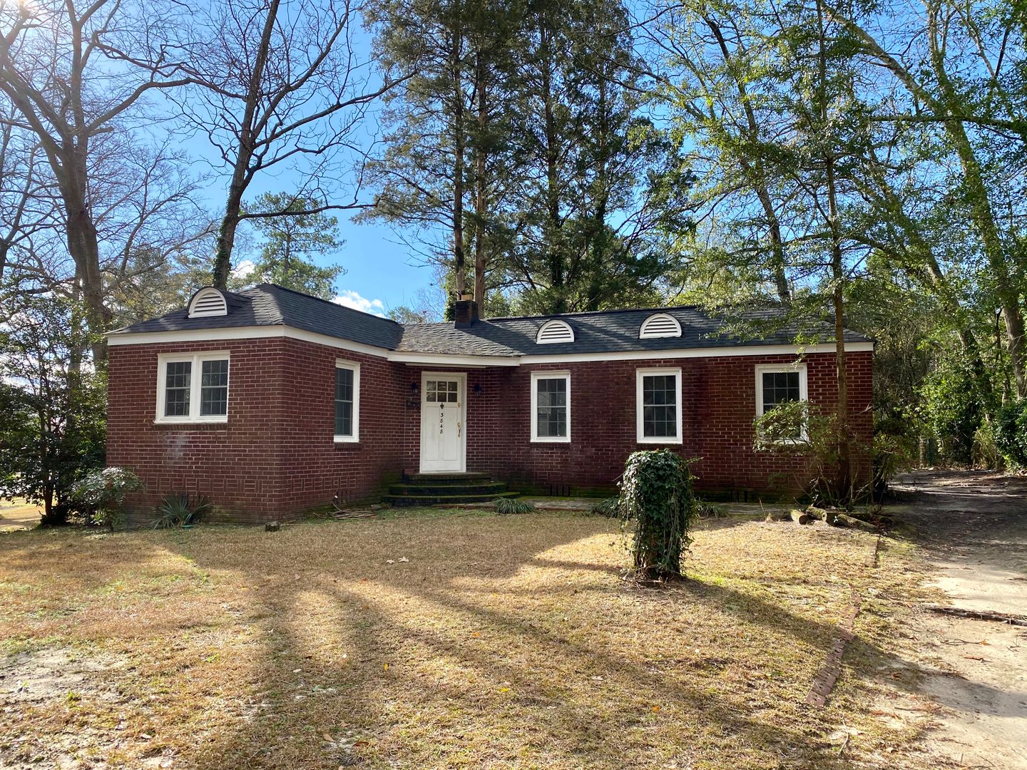 Columbia House: 3848 Wilmot Avenue