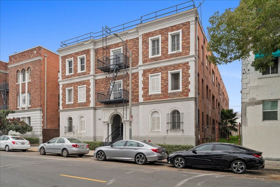 118 N. Westmoreland Ave. 207, Los Angeles, CA 90004 HighPoint Real