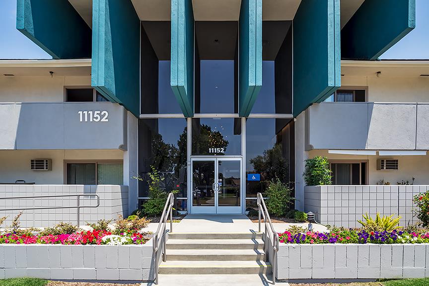 Los Alamitos Apartment: 11152 Wallingsford Rd