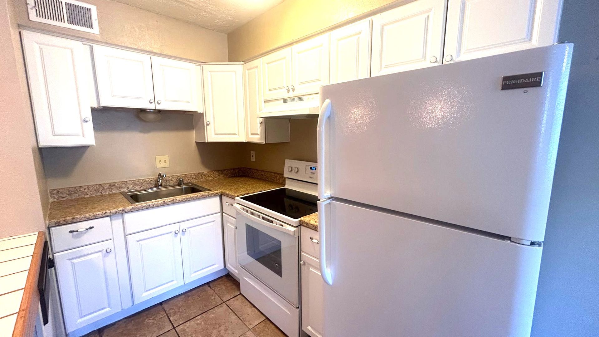 Albuquerque Apartment: 8101 Marble NE