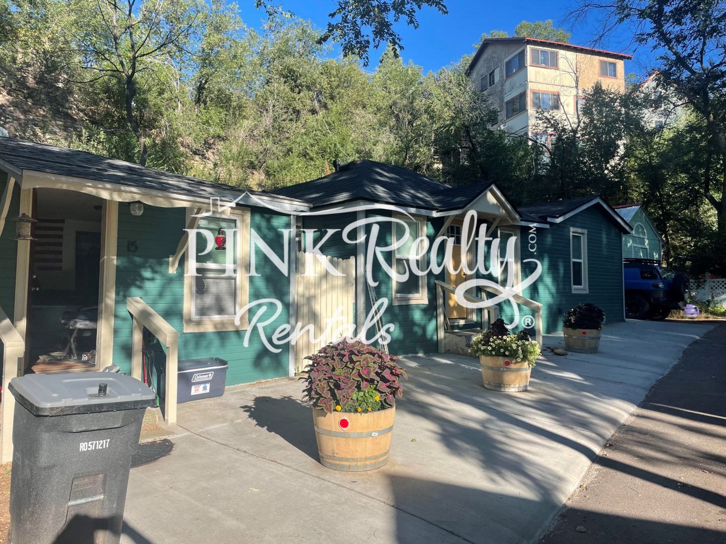 Manitou Springs House: 17 Narrows Road