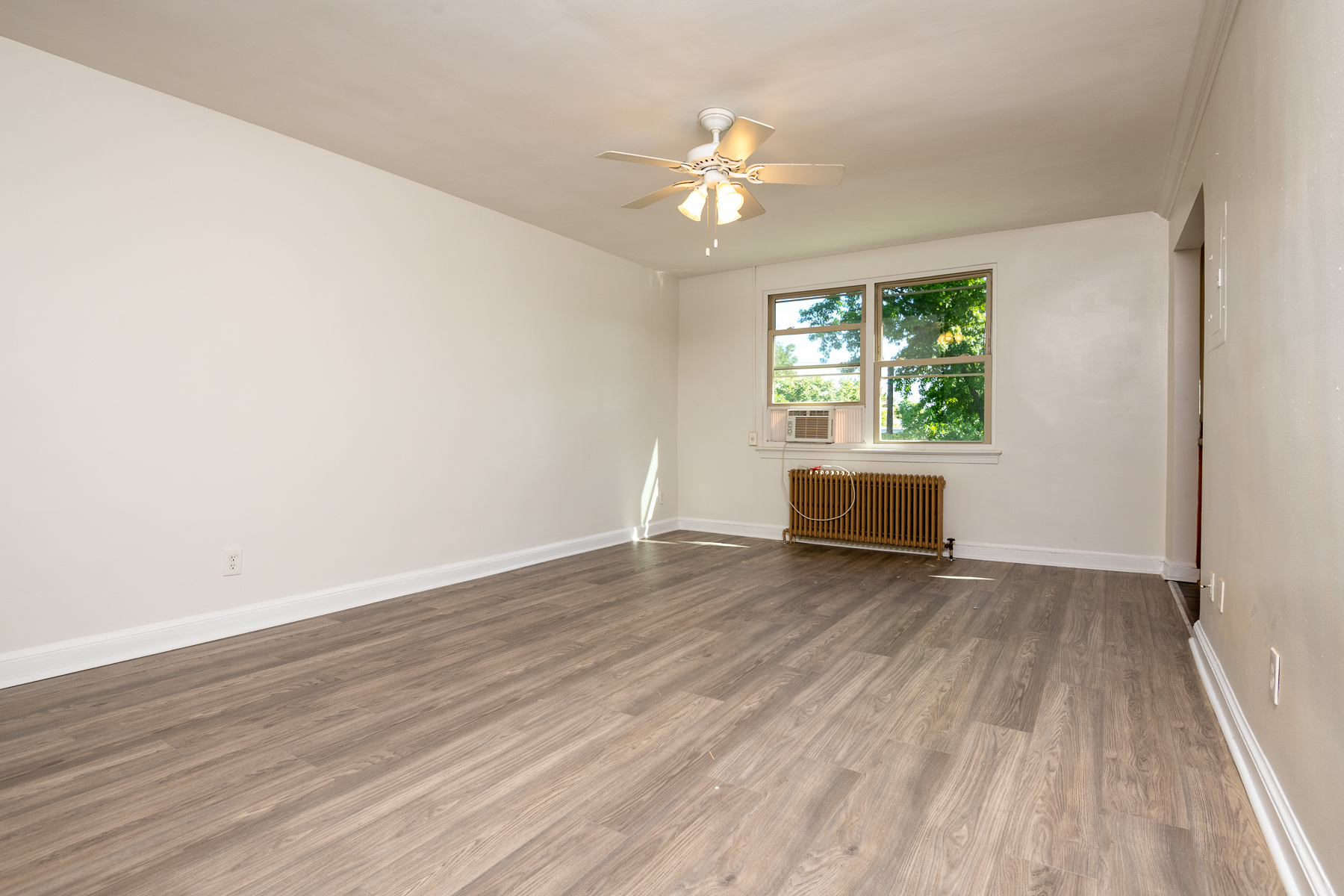 Washington Condo: 3937 S St SE