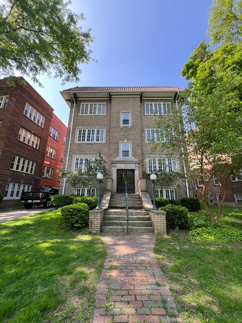 Cleveland Heights Condo: 2568 Overlook Road