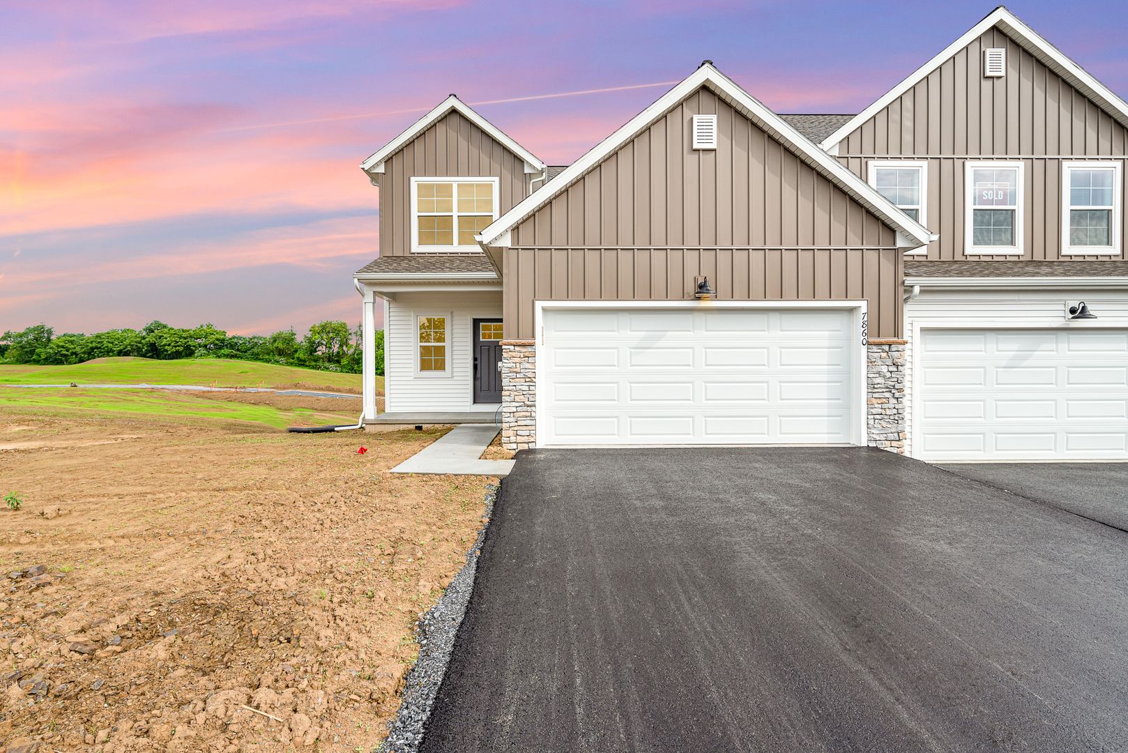 Harrisburg House: 7860 Oak Brook Dr
