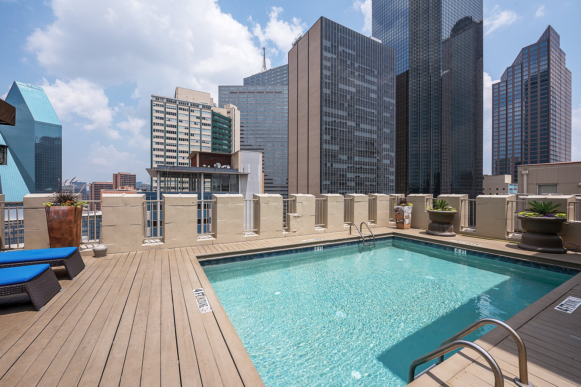 Dallas Condo: 1511 Main