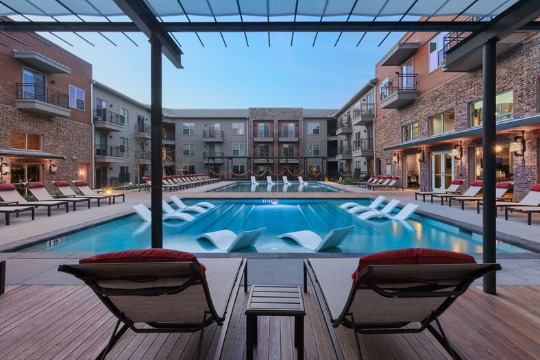 Dallas Condo: 836 South Good Latimer Expy