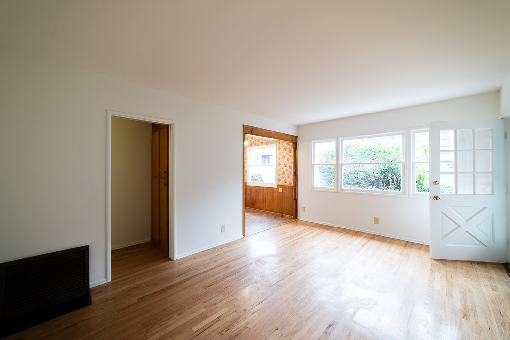 Los Angeles Condo: 2217 Addison Way