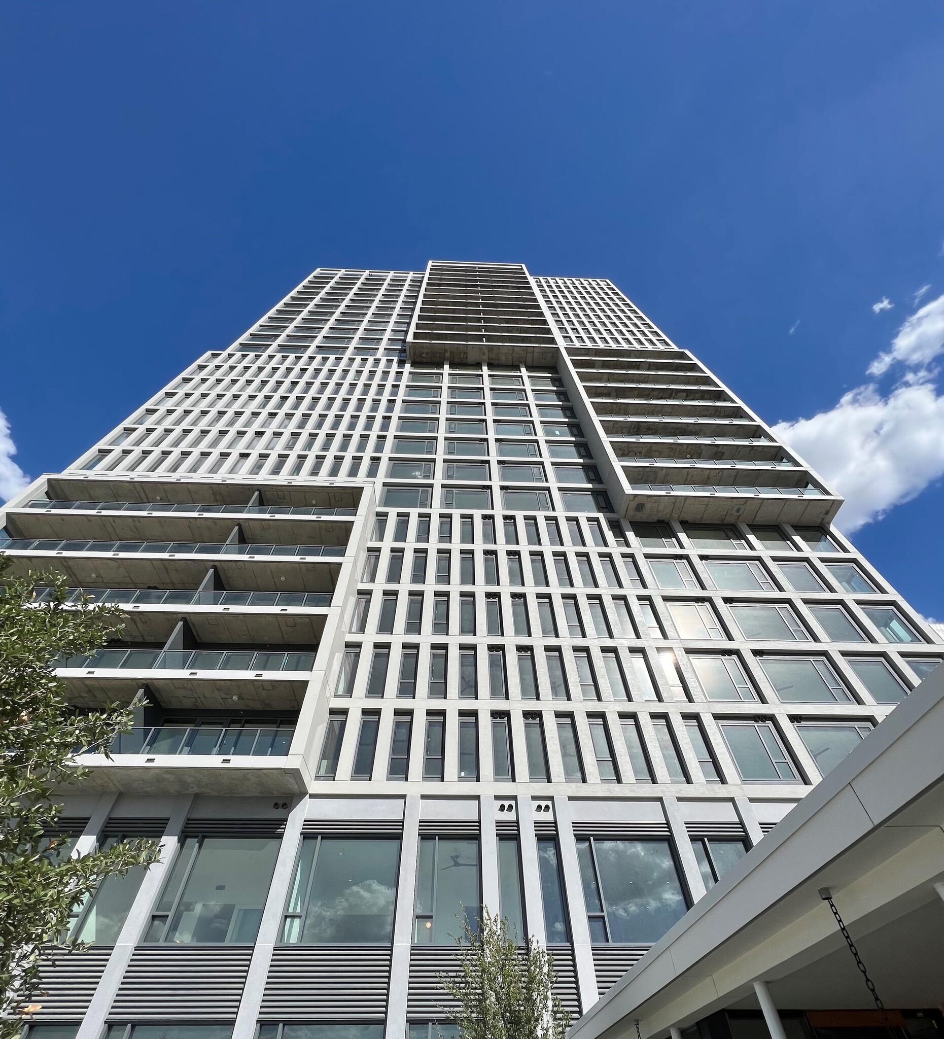 Dallas Condo: 1931 Hi Line Dr