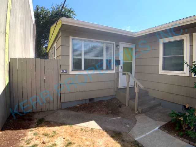 Portland Condo: 2920 SE 16th Ave.