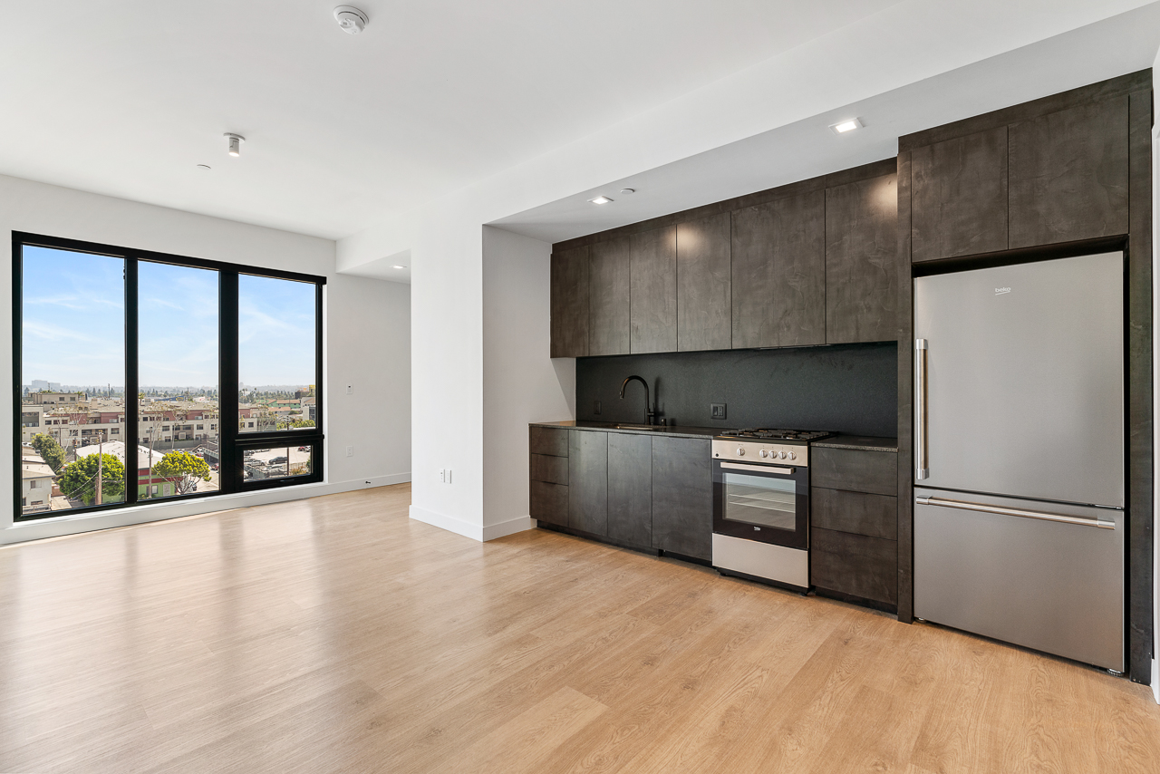 Los Angeles Condo: 10700 Tabor St.