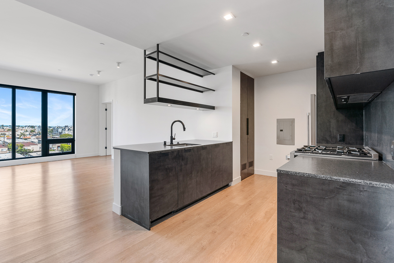 Los Angeles Condo: 10700 Tabor St.