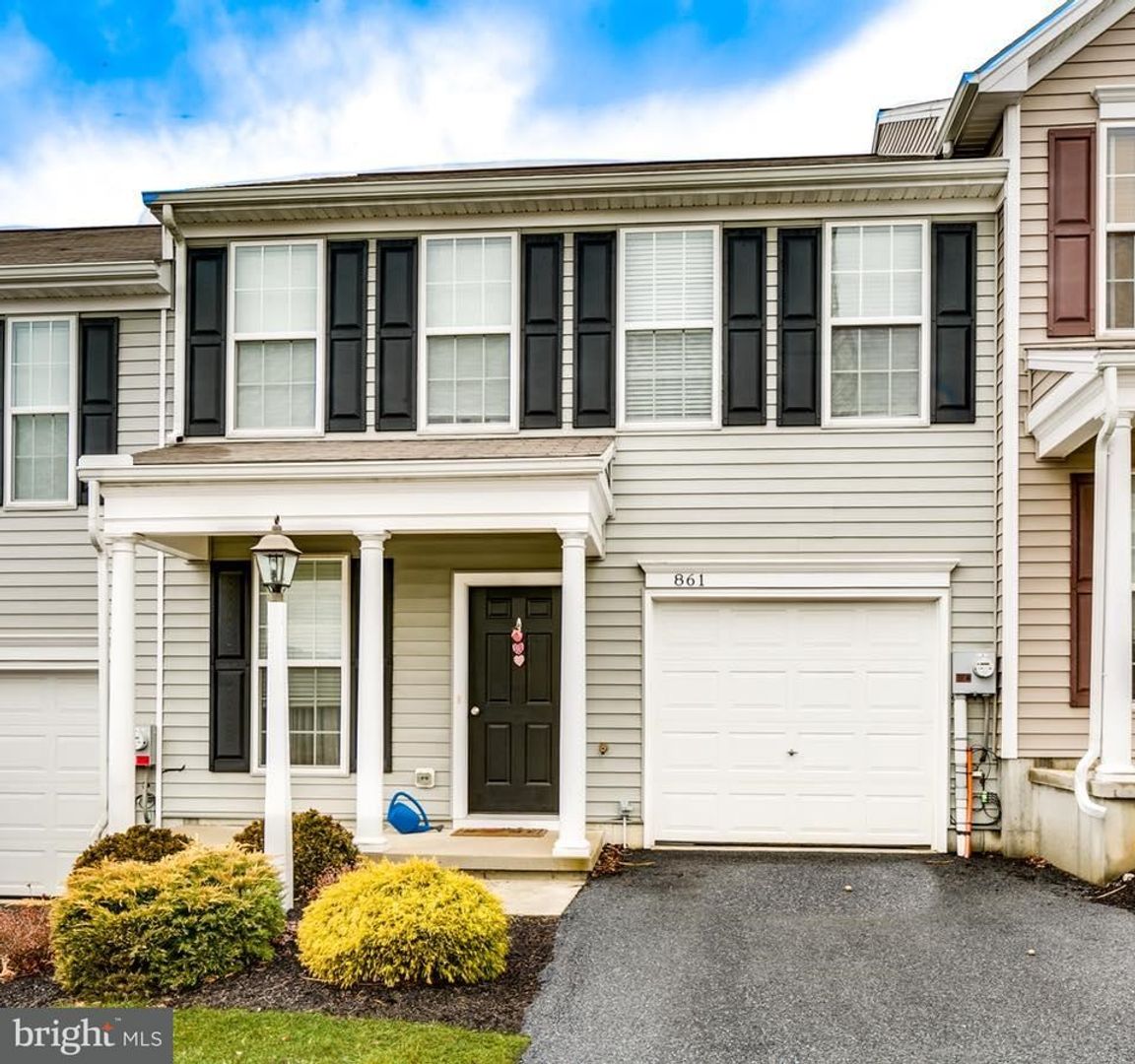 Hummelstown House: 861 Fawn Ln