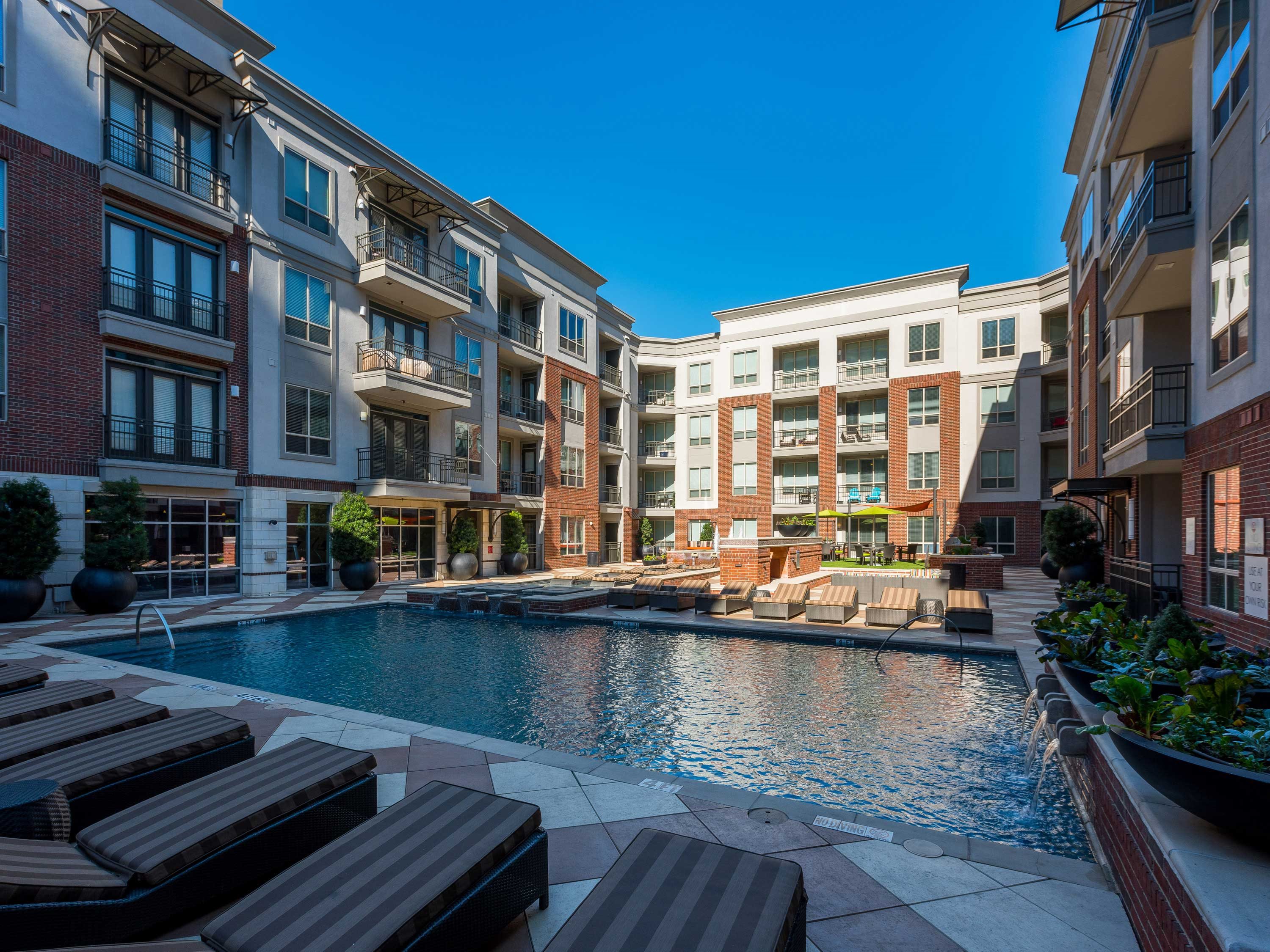 Dallas Condo: 2991 Blackburn St