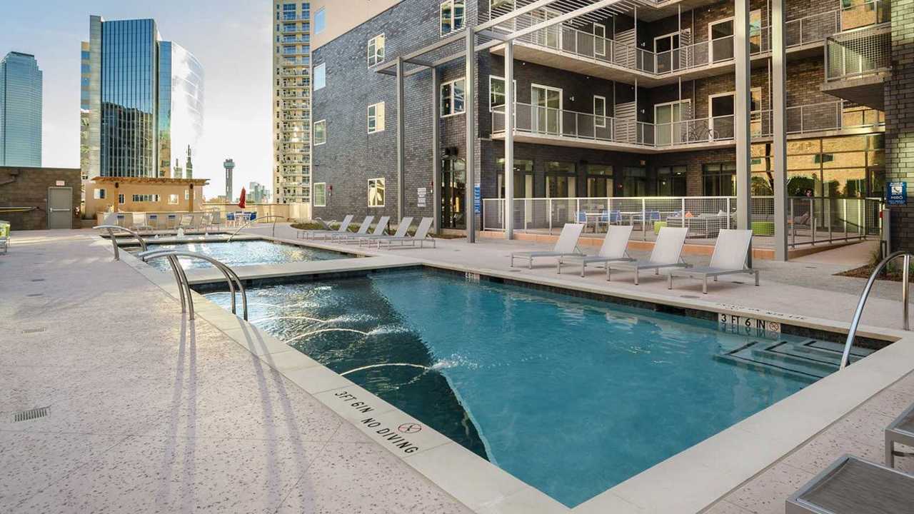 Dallas Condo: 2226 North Harwood Street