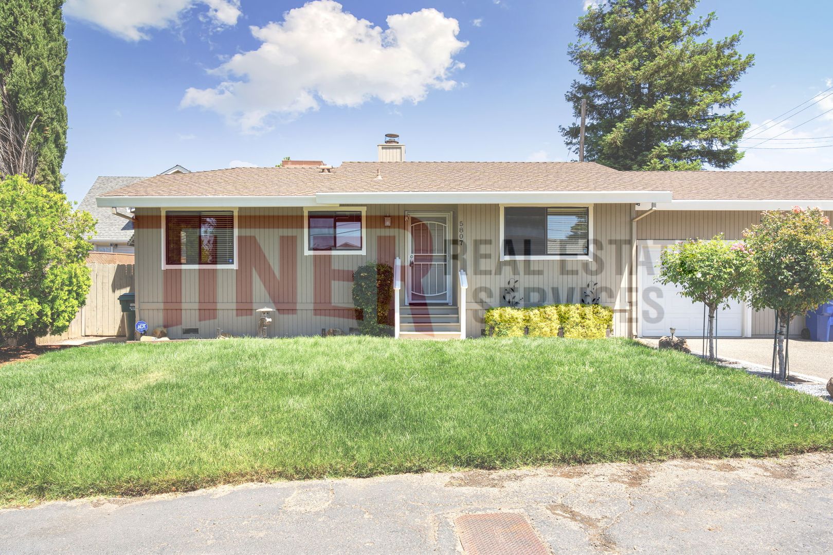 Orangevale House: 5807 Filbert Ave