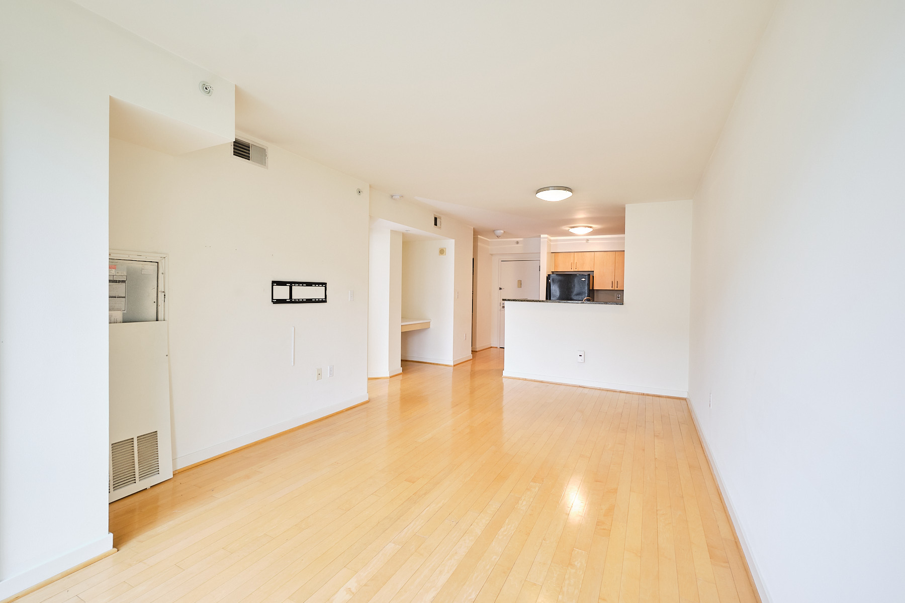 Washington Condo: 1000 New Jersey Ave SE