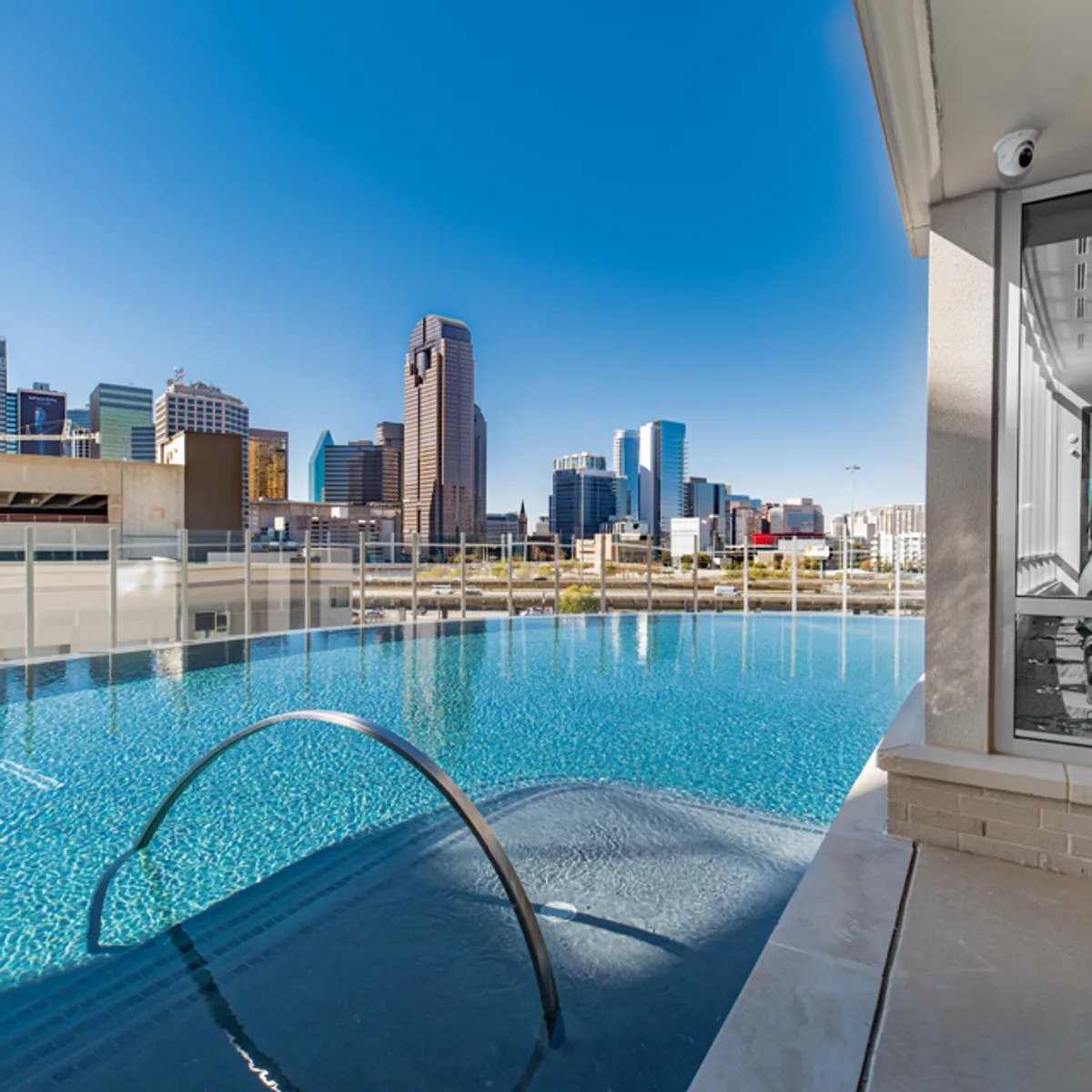 Dallas Condo: 771 Cantegral St