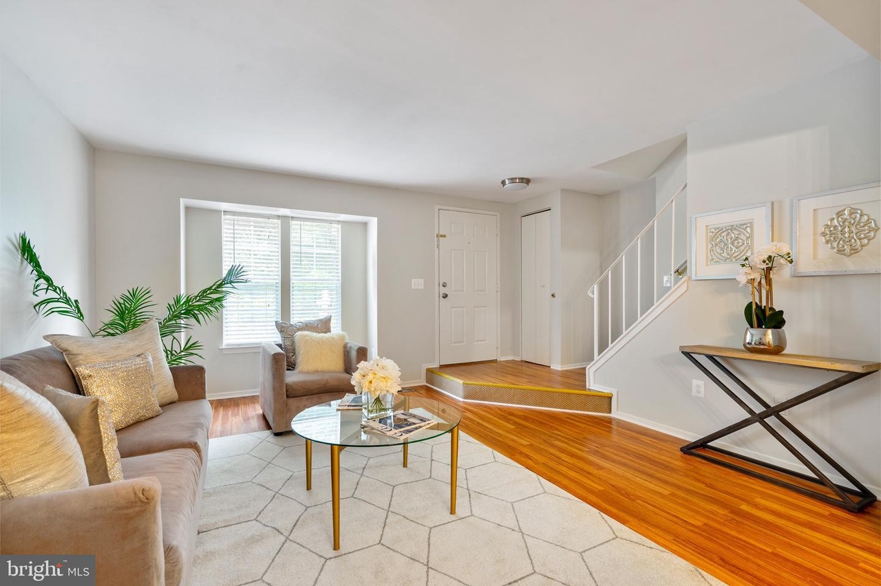 Silver Spring House: 14465 Long Green Dr