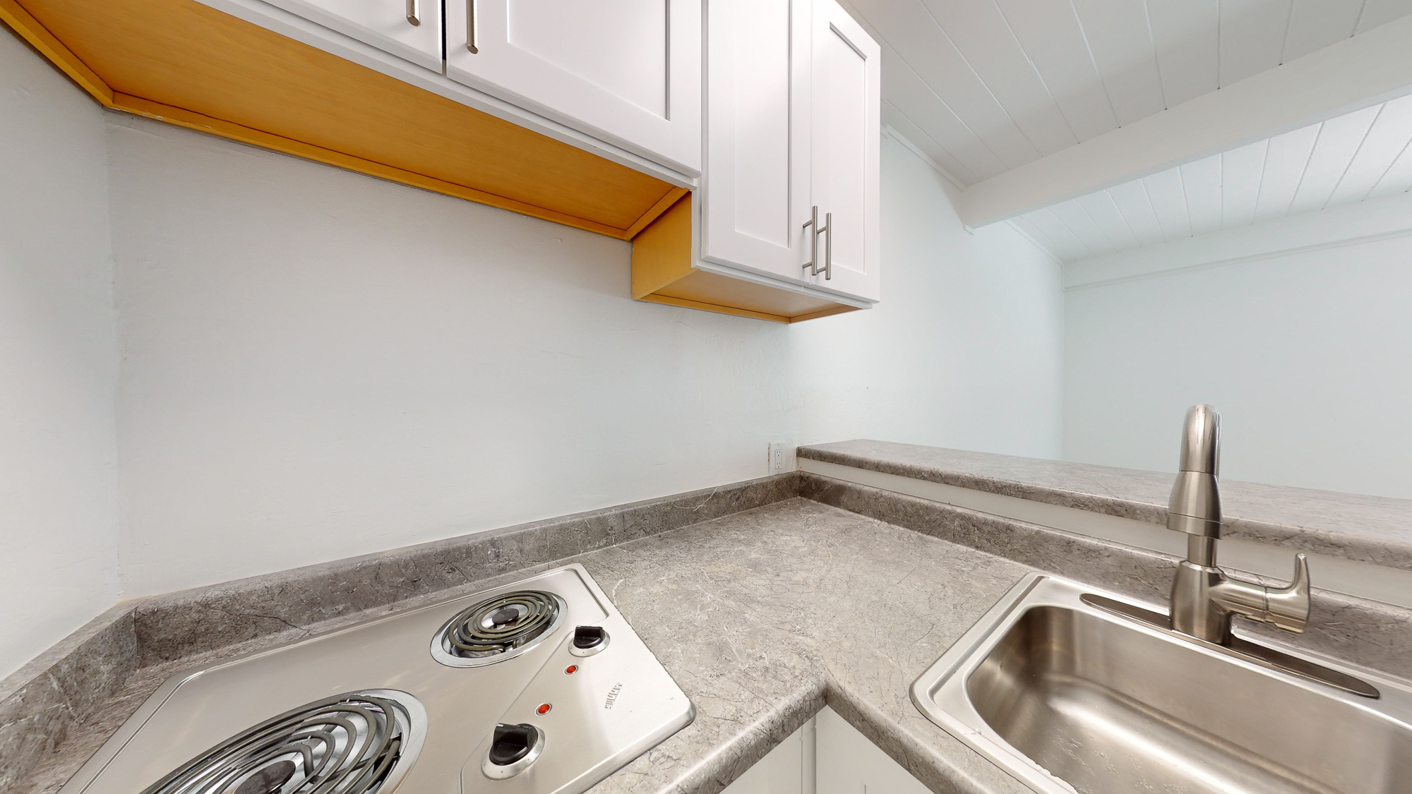 San Rafael Condo: 390 Woodland Avenue