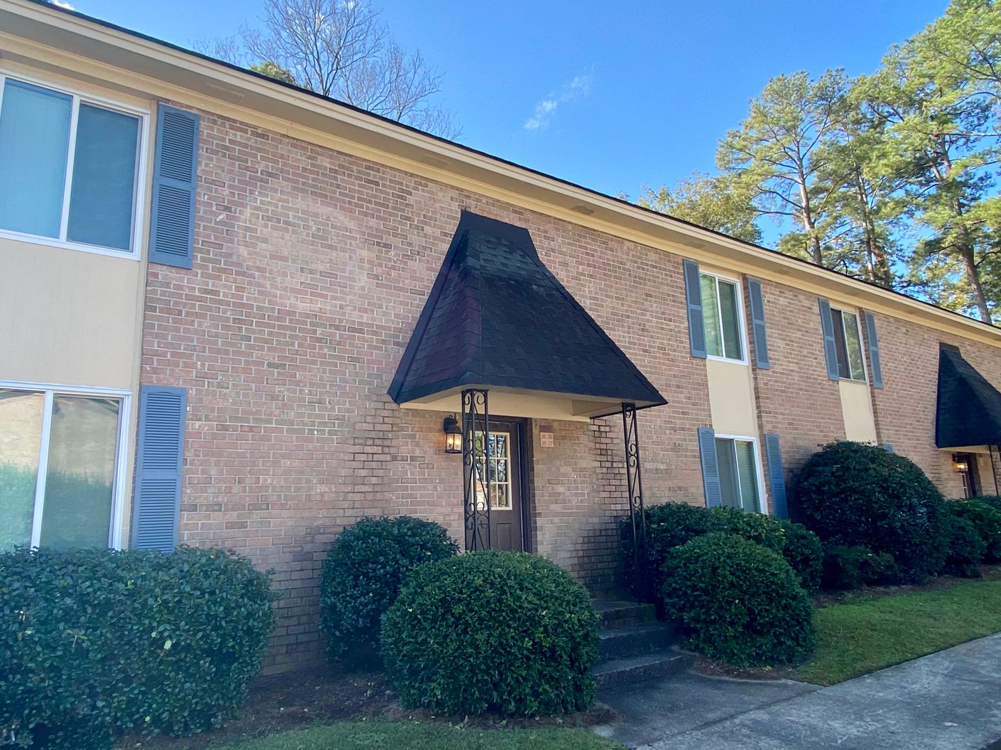 Columbia House: 3840 Overbrook Drive