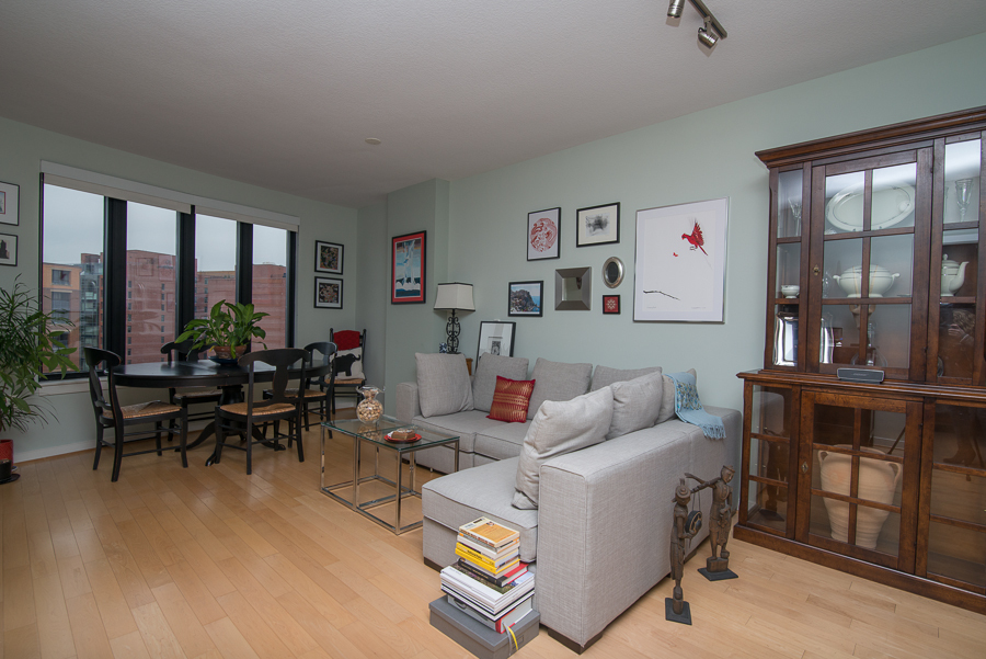 Washington Condo: 1010 Massachusetts Ave NW