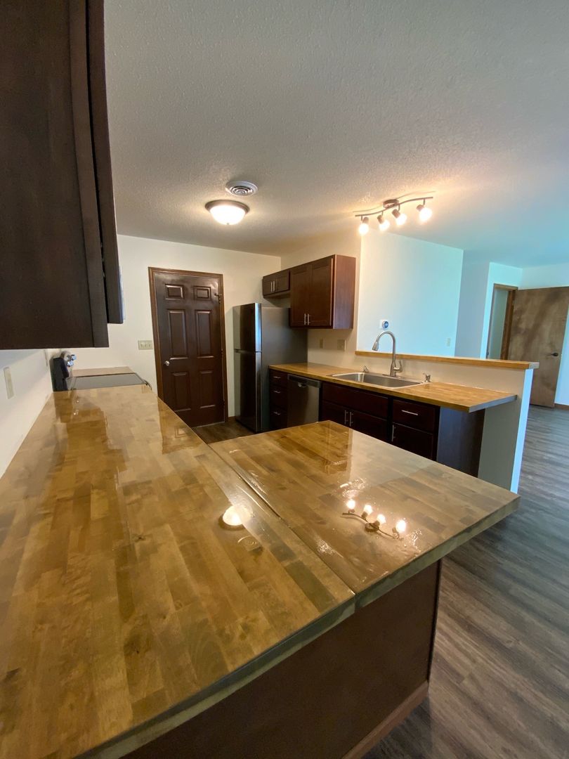 Tomah Apartment: 1101 Grandview Ave