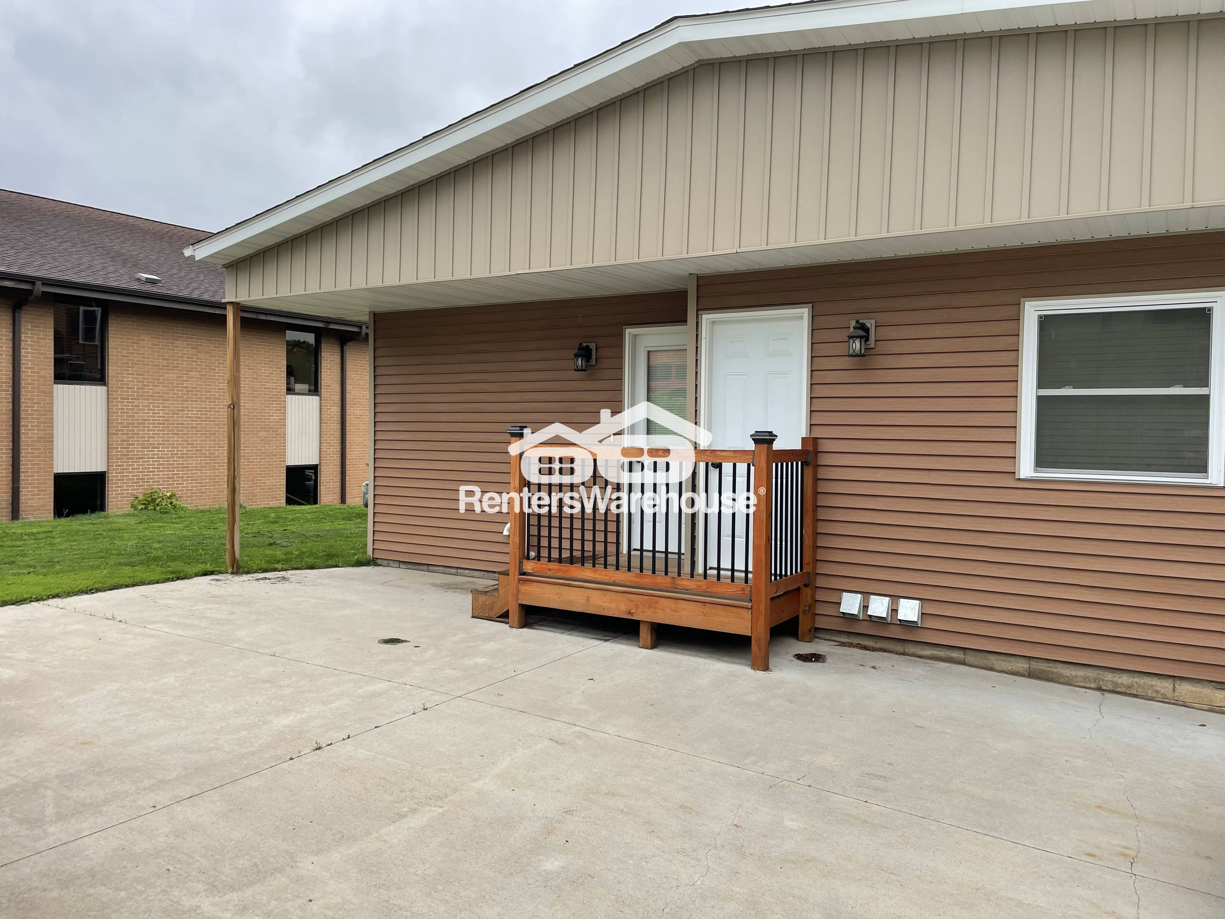 Amery Townhome: 318 Keller Ave N.